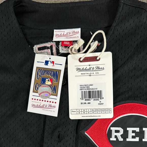Cincinnati Reds Jersey - Picture 4 of 4